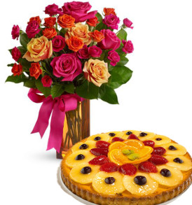 bouquet-di-roselline-con-crostata-alla-frutta